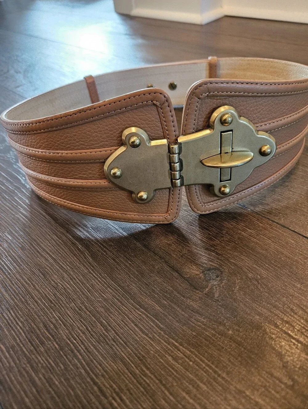 BCBGMAXAZRIA Genuine Leather Wide Waist Belt Tan Gold Turn Lock Size S